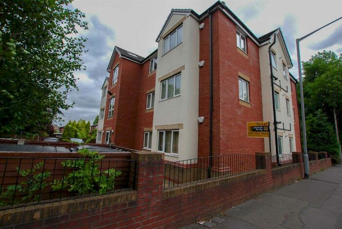 2 Bedroom Apartment To Rent In Walshaw Road, Bury, BL8