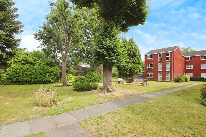 2 Bedroom Flat To Rent In Austin Court, Village Road, EN1