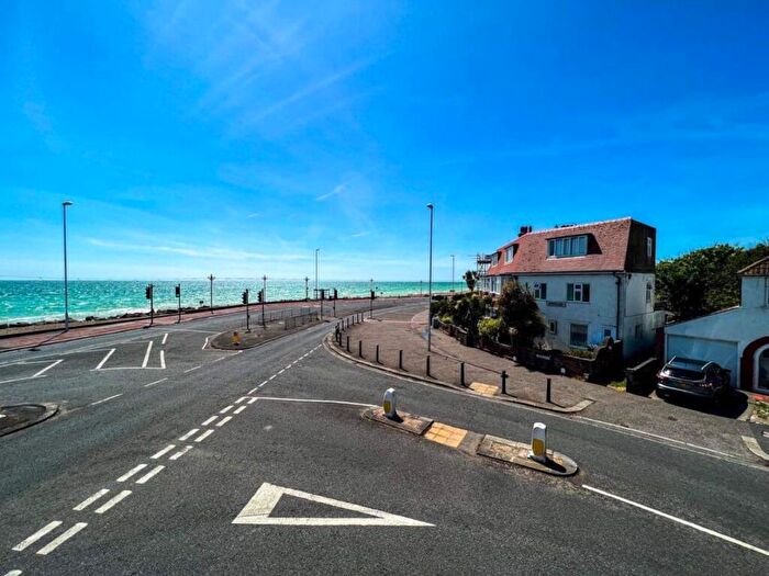 1 Bedroom Flat To Rent In Ham Road, Worthing, BN11