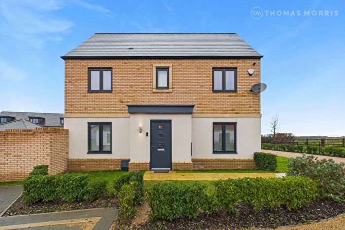 3 Bedroom Semi Detached House For Sale In Wilcox Drive, St. Neots, Cambridgeshire, PE19