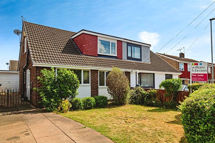 3 Bedroom Semi-Detached House For Sale In Astral Close, Sutton-On-Hull, Hull, HU7
