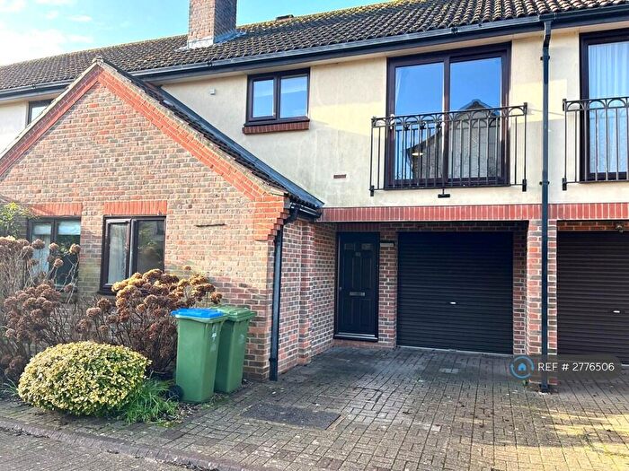 2 Bedroom Terraced House To Rent In Mayfair Gardens, Southampton, SO15