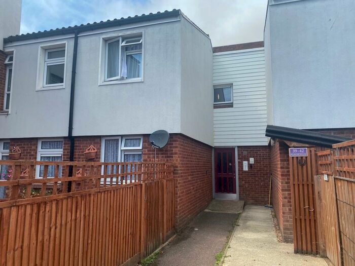 2 Bedroom Flat To Rent In Reachfields, Hythe, CT21