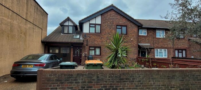 2 Bedroom Terraced House To Rent In Station Road, Forest Gate, London, E7