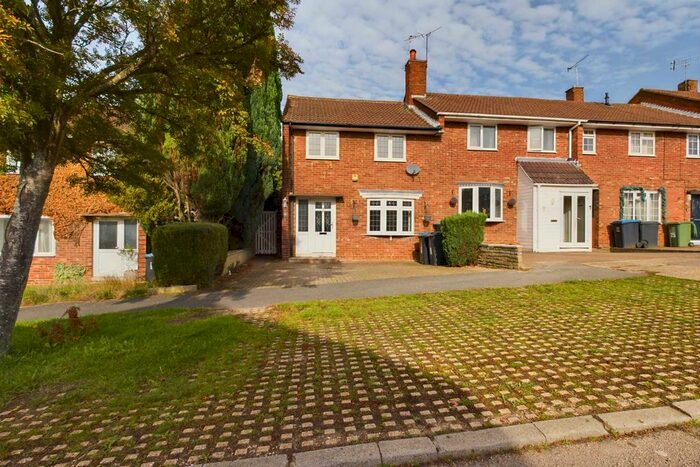 2 Bedroom Property To Rent In Meadow Road, Hemel Hempstead, Unfurnished, Available Now, HP3