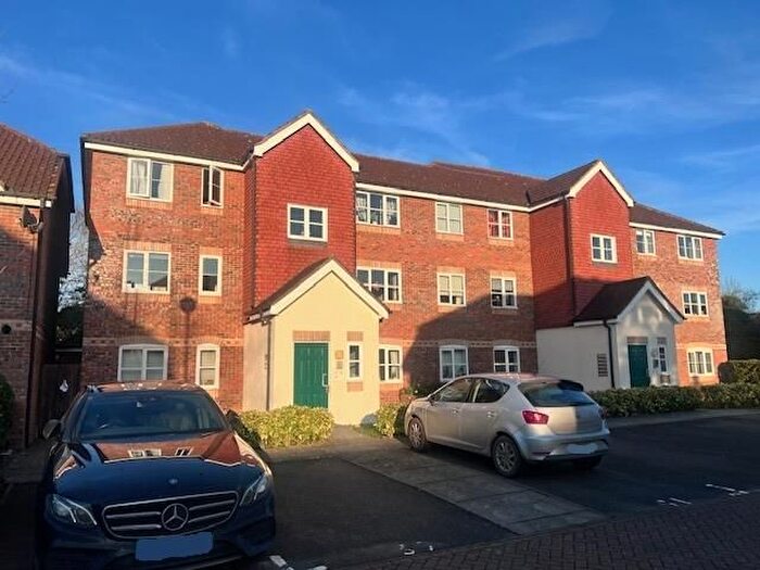1 Bedroom Flat To Rent In Whitehead Way, Aylesbury, HP21