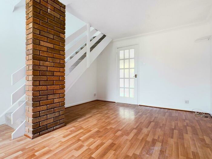 3 Bedroom Terraced House To Rent In Burton Close, Oadby, Leicester, LE2