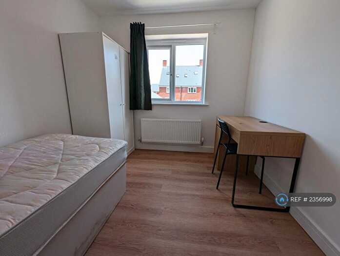 5 Bedroom Semi-Detached House To Rent In Edward Parker Road, Bristol, BS16