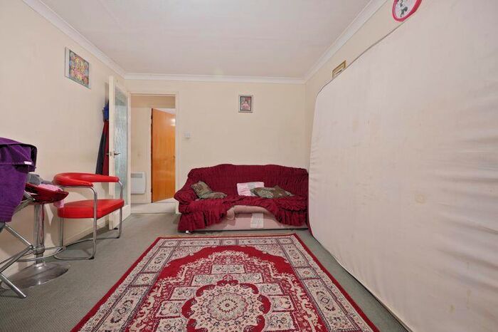 1 Bedroom Flat For Sale In Blenheim Road, Harrow, HA2