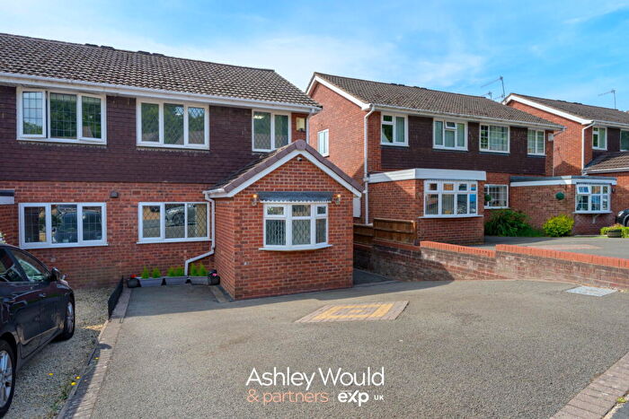 3 Bedroom Semi Detached House For Sale In Hardwick Drive, Halesowen, B62