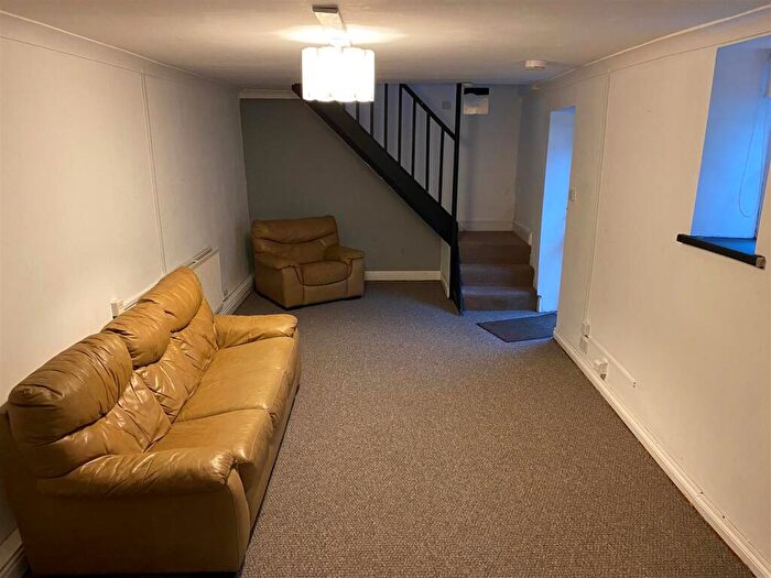 1 Bedroom Flat To Rent In High Street, Barry, CF62