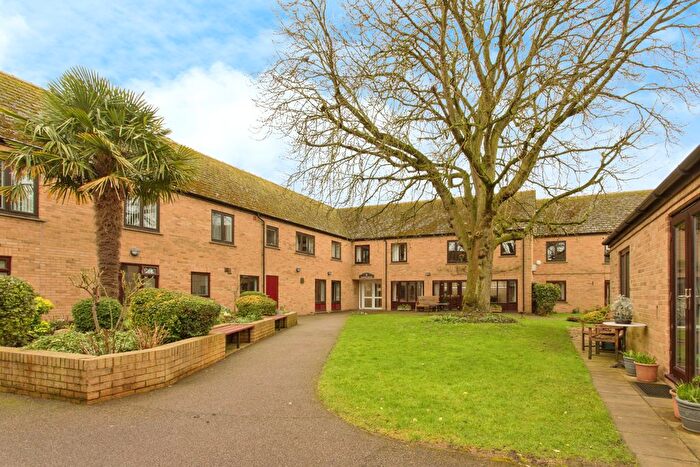 2 Bedroom Flat For Sale In Windmill Grange, Histon, CB24