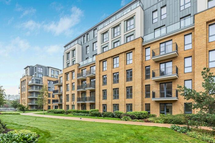 3 Bedroom Flat To Rent In Pinewood Gardens, Teddington, Middlesex, TW11