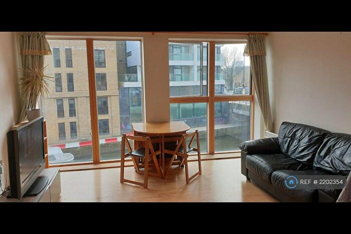 2 Bedroom Flat To Rent In Frances Wharf, London, E14