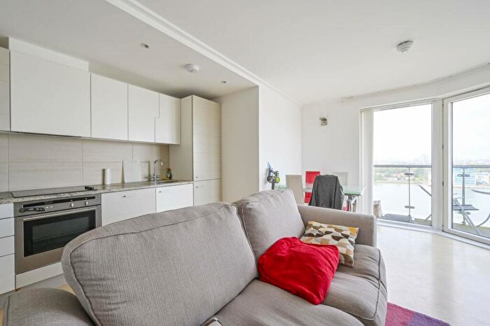 2 Bedroom Flat To Rent In Seacon Tower, Isle Of Dogs, London, E14