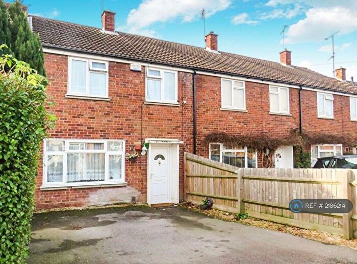3 Bedroom Terraced House To Rent In Palmer Avenue, Aylesbury, HP19