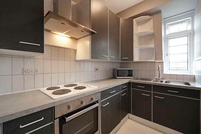 Studio To Rent In Chatsworth Court, Pembroke Road, Kensington, W8