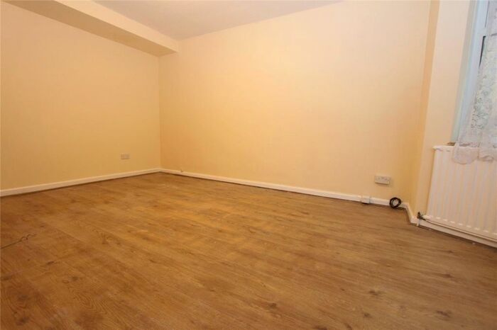 1 Bedroom Flat To Rent In Eleanor Cross Road, Waltham Cross, Hertfordshire, EN8