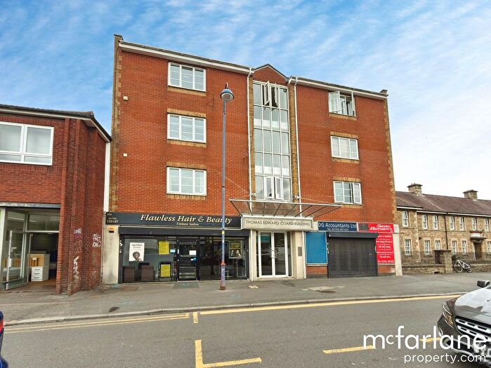 2 Bedroom Flat To Rent In Cricklade Road, Swindon, SN2