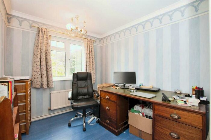 3 Bedroom Bungalow For Sale In Highfield Rise, Shrewton, Salisbury, SP3