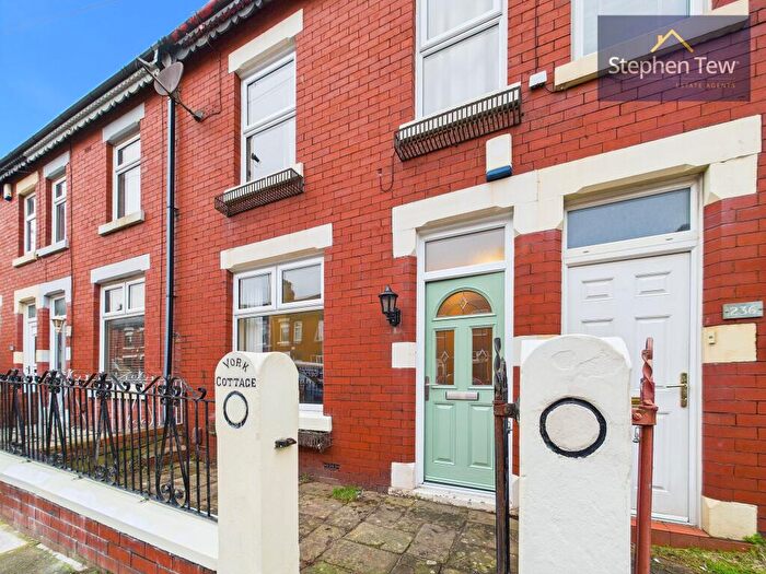 2 Bedroom Terraced House To Rent In Cunliffe Road, Blackpool, FY1