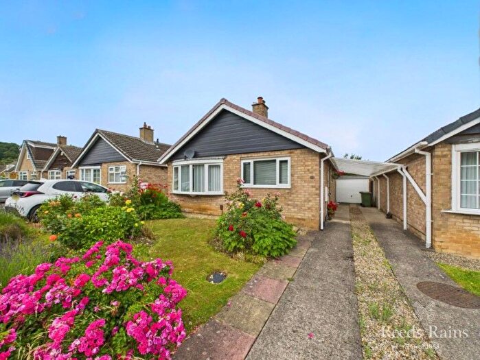 2 Bedroom Detached Bungalow For Sale In Askew Dale, Guisborough, North Yorkshire, TS14