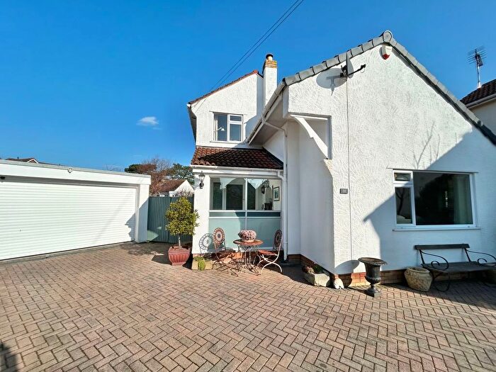 3 Bedroom Detached House For Sale In St. Annes Gardens, Llanrhos, LL30