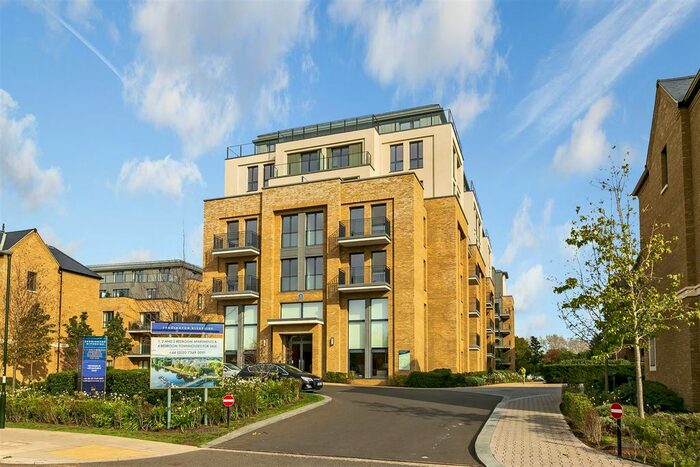 3 Bedroom Property To Rent In Pinewood Gardens, Teddington, TW11