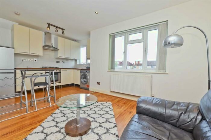 1 Bedroom Apartment To Rent In Waverley Road, Harrow, HA2