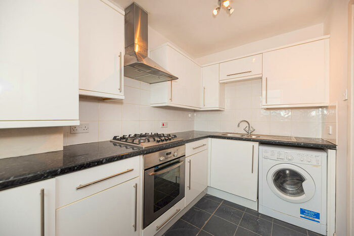 1 Bedroom Flat To Rent In Bedford Hill, London, SW12