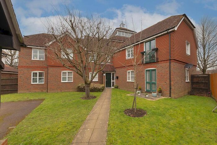 2 Bedroom Flat For Sale In Sturmer Court, Kings Hill, ME19