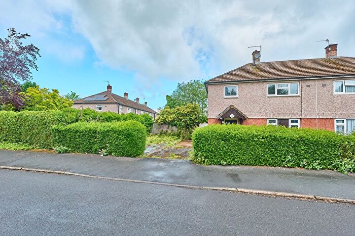 Town House For Sale In Hayward Avenue, Donnington, Telford, Shropshire, TF2
