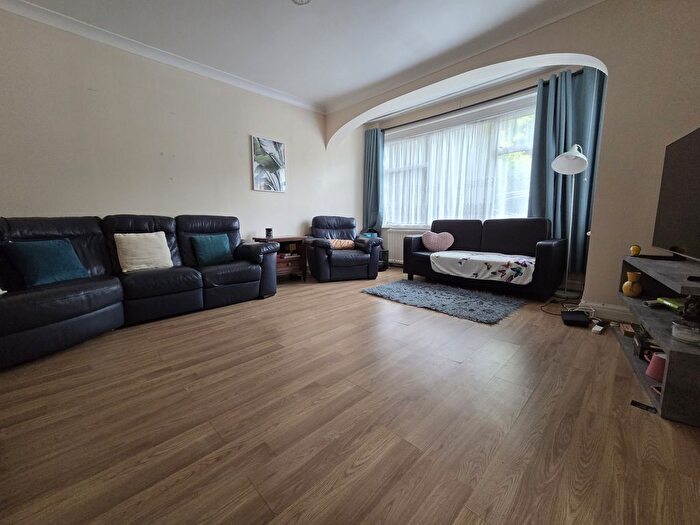 5 Bedroom Semi-Detached House To Rent In Preston Road, Wembley, HA9