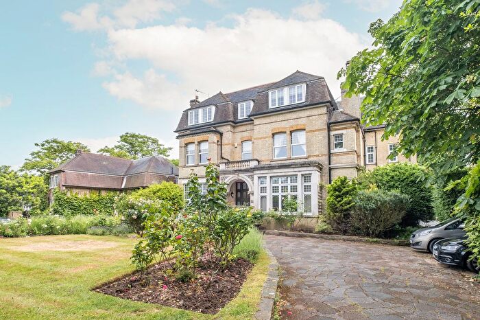 4 Bedroom Flat For Sale In Putney Hill, London, SW15