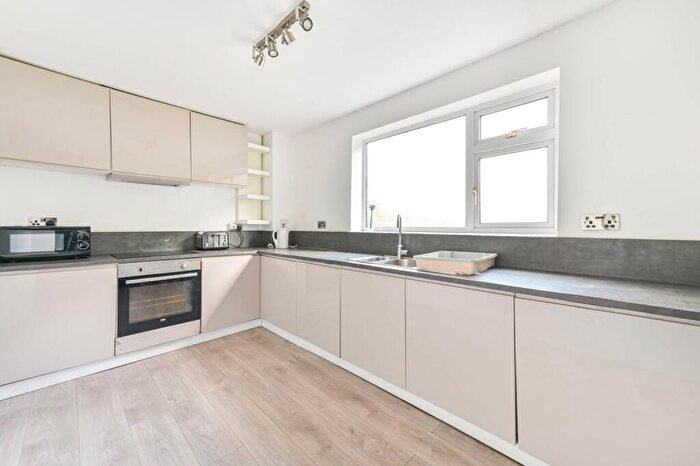 2 Bedroom Flat For Sale In Bridgewater Road, Sudbury, Wembley, HA0