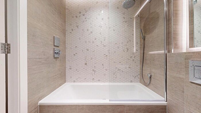 1 Bedroom Flat To Rent In New Horizons Court, Brentford, TW8