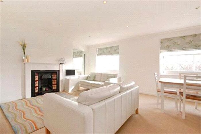 1 Bedroom Apartment To Rent In Myddelton Square, London, EC1R