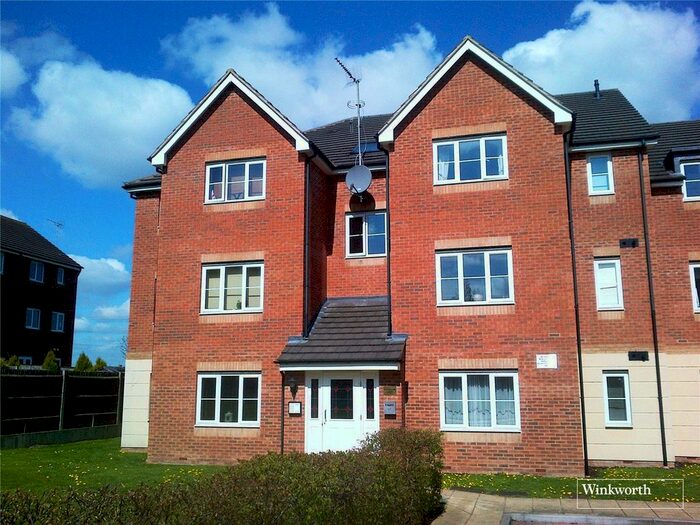 2 Bedroom Flat To Rent In Fitzwilliam Court, Eaton Way, Borehamwood, Hertfordshire, WD6