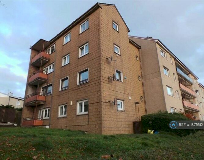 3 Bedroom Flat To Rent In Brownhill Road, Glasgow, G43