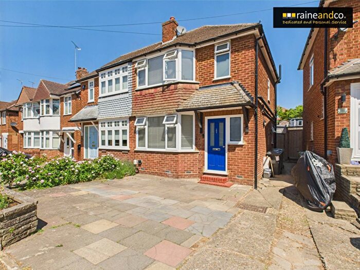 3 Bedroom Semi-Detached House For Sale In Deepdene, Potters Bar, EN6