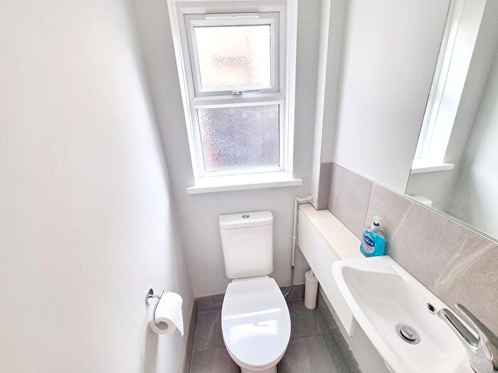 4 Bedroom Property To Rent In Melford Road, Leytonstone, E11