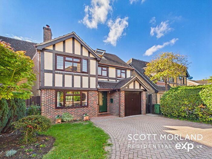 5 Bedroom Detached House For Sale In Solent Drive, Basingstoke, RG22