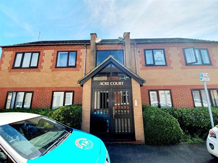 1 Bedroom Flat To Rent In Acre Court, Kettering, Northants, NN16