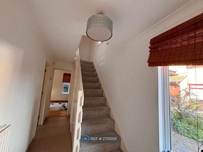 3 Bedroom Detached House To Rent In Breamore Court, Milton Keynes, MK8