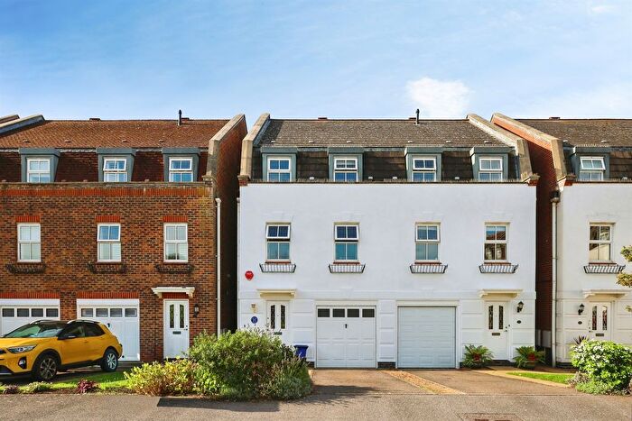 3 Bedroom Semi-Detached House For Sale In College Green, Eastbourne, BN21