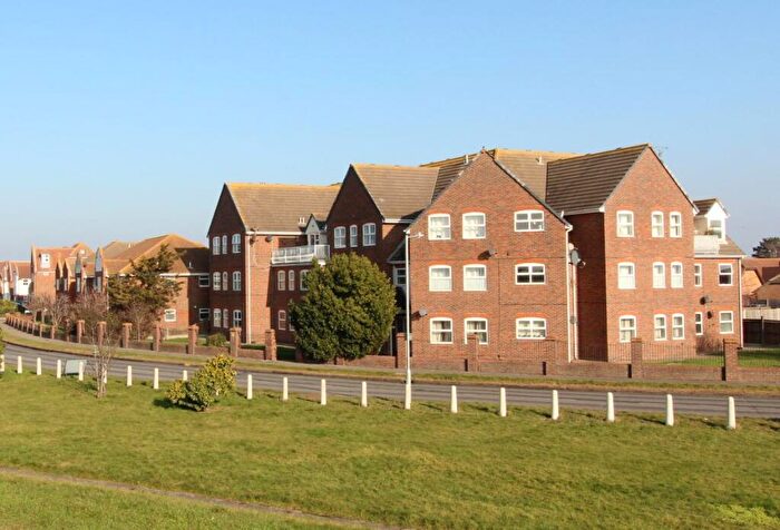 1 Bedroom Flat For Sale In Flat, Cherry Court, Western Esplanade, Canvey Island, Essex, SS8