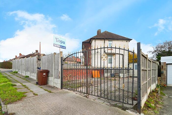 3 Bedroom Semi Detached House For Sale In Margetson Road, Sheffield, S5