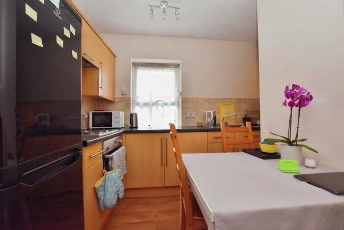 1 Bedroom Flat To Rent In Meadow Road, Salisbury, SP2