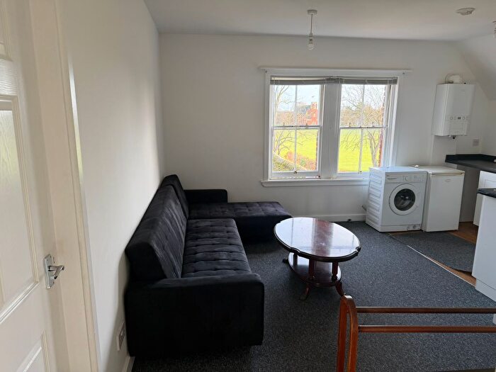 2 Bedroom Flat To Rent In De Parys Avenue, Bedford, MK40