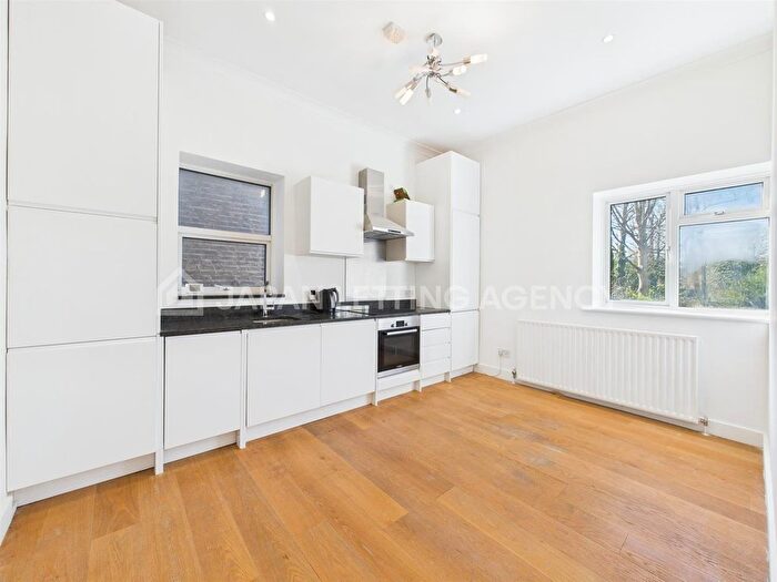 2 Bedroom Flat To Rent In Windsor Road, Ealing, W5